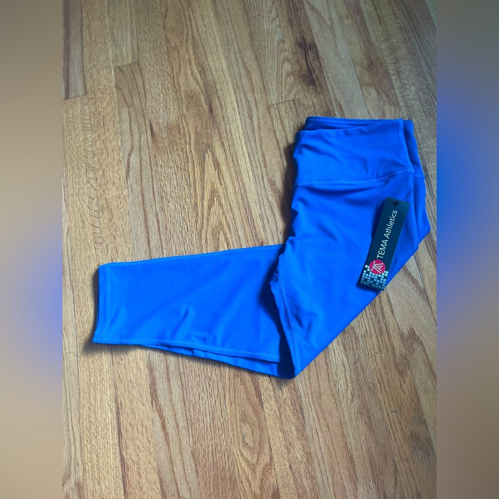 NWT Tema athletics leggings size large